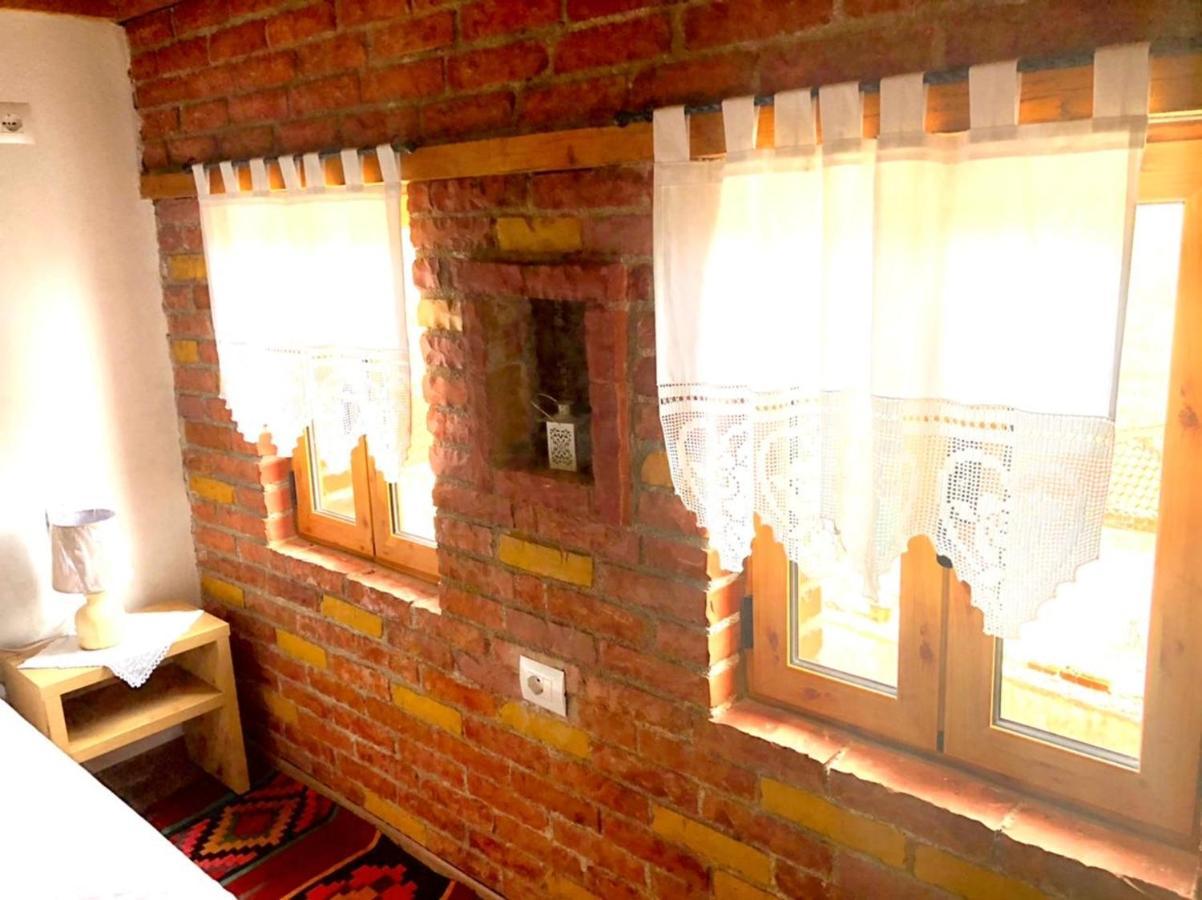 Villa Muzhaqi Nivice エクステリア 写真