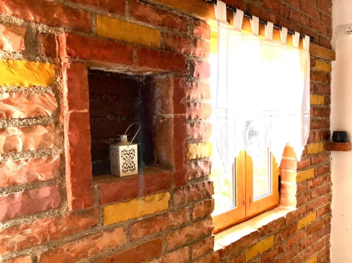 Villa Muzhaqi Nivice エクステリア 写真