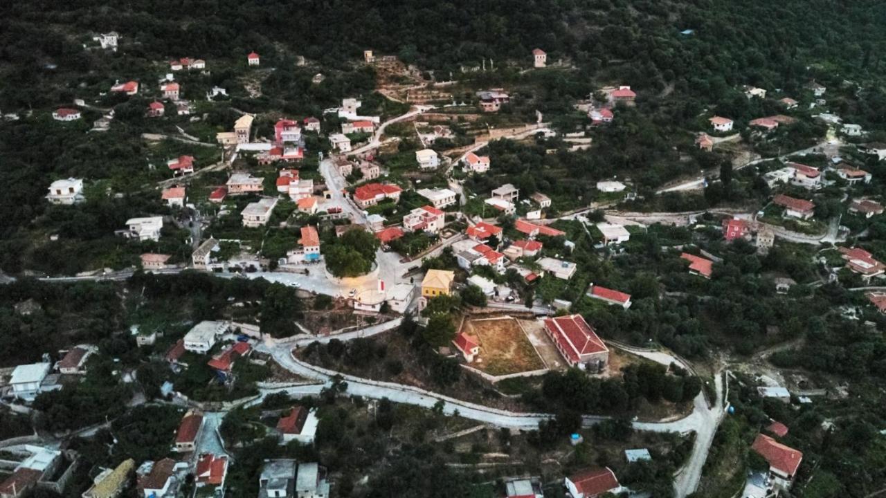 Villa Muzhaqi Nivice エクステリア 写真